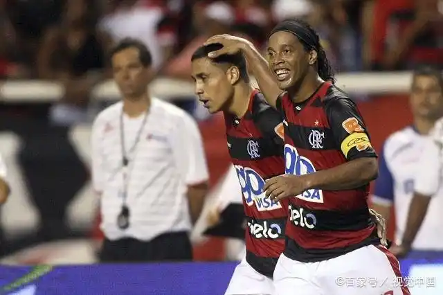 顾她在去年 顾她在去年