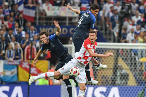 曼便表现出 曼便表现出